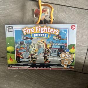 45 piece jigsaw Firefighter