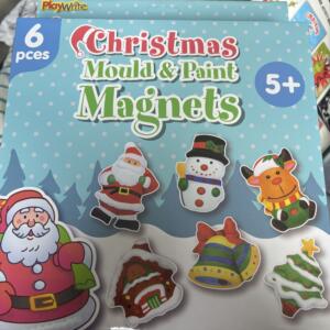 Christmas mould and paint magnets